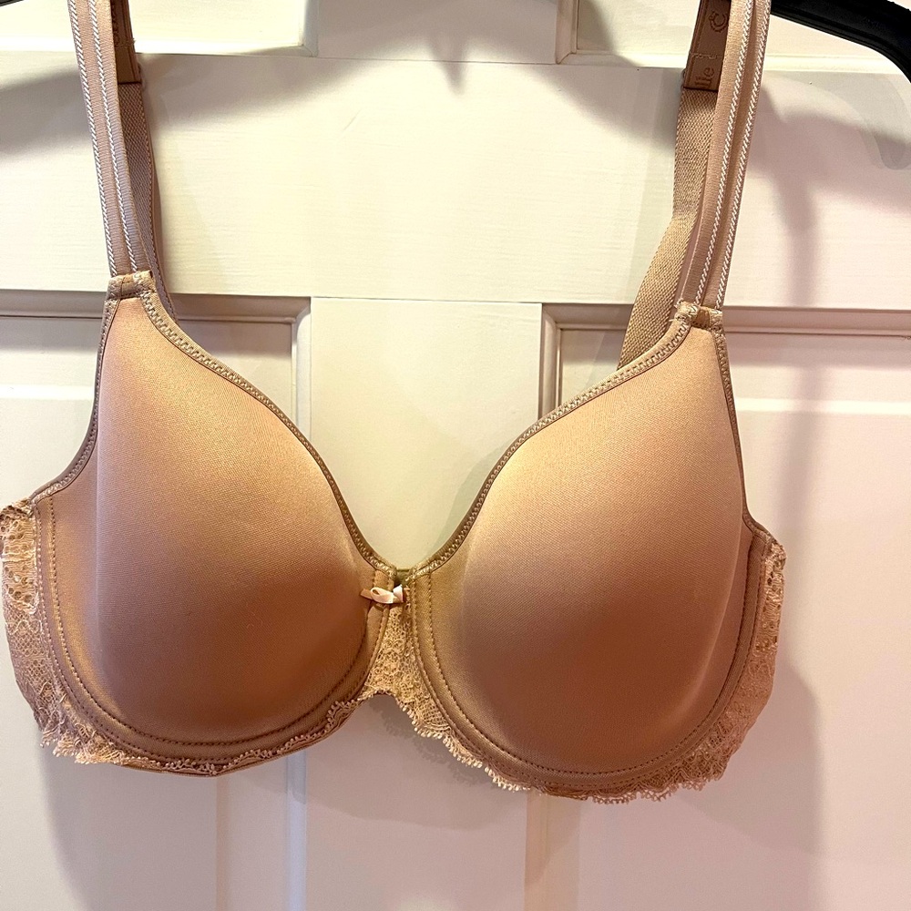 Chantelle lingerie bra Size 34D